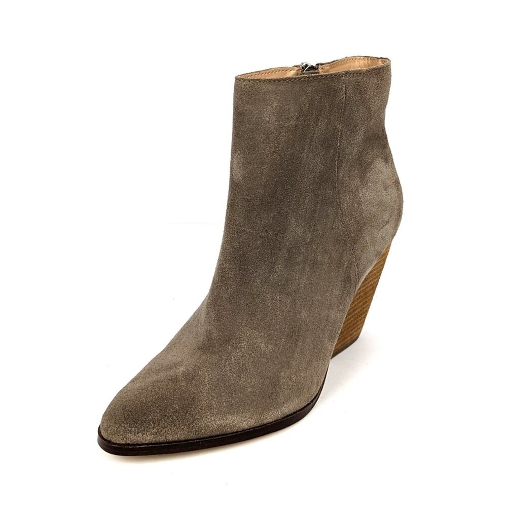 NWOT Charles David Niche Stack-Heel Suede Booties Size 7